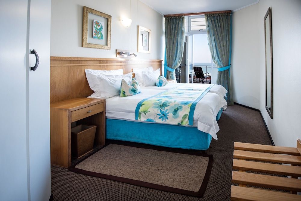 First Group La Cote D'Azur Apartment, 3 Bedrooms, Non Smoking 2