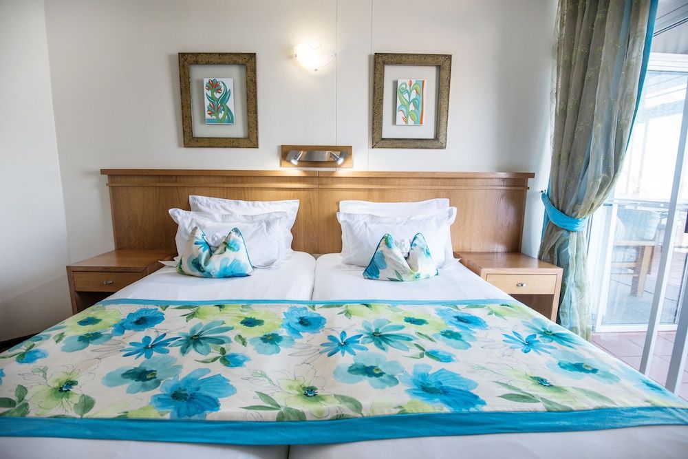 First Group La Cote D'Azur Apartment, 3 Bedrooms, Non Smoking