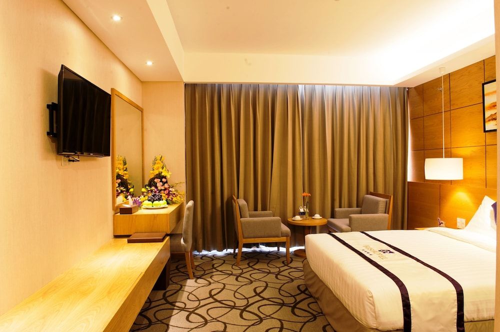 undefined Iris Hotel 7