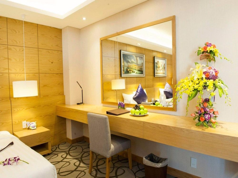 undefined Iris Hotel 4