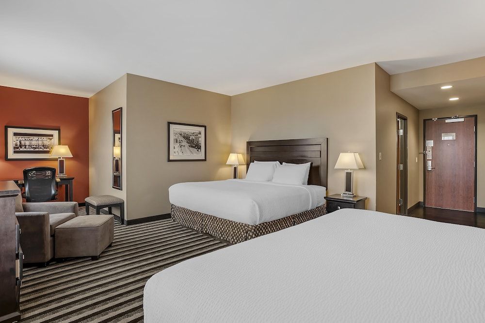 Best Western Blairmore Standard Room, Multiple Beds, Non Smoking, Jetted Tub 3