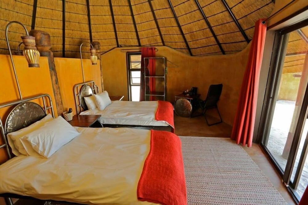 Ongula Village Homestead Lodge Luxury Room (Rondawel) 3