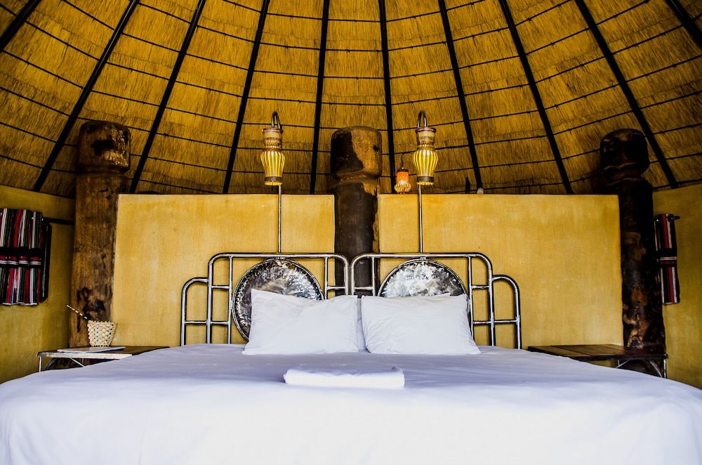 Ongula Village Homestead Lodge Luxury Room (Rondawel) 2