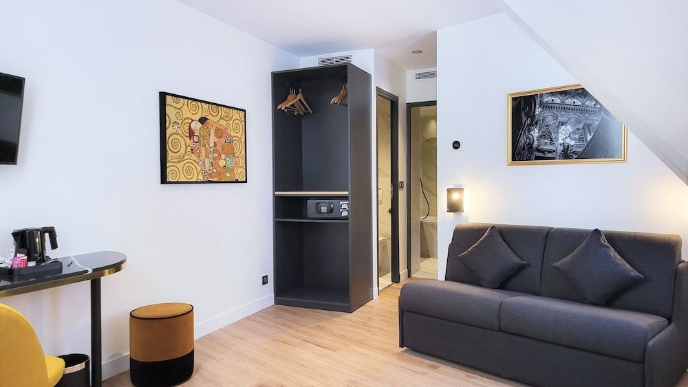 undefined Star Champs Elysées