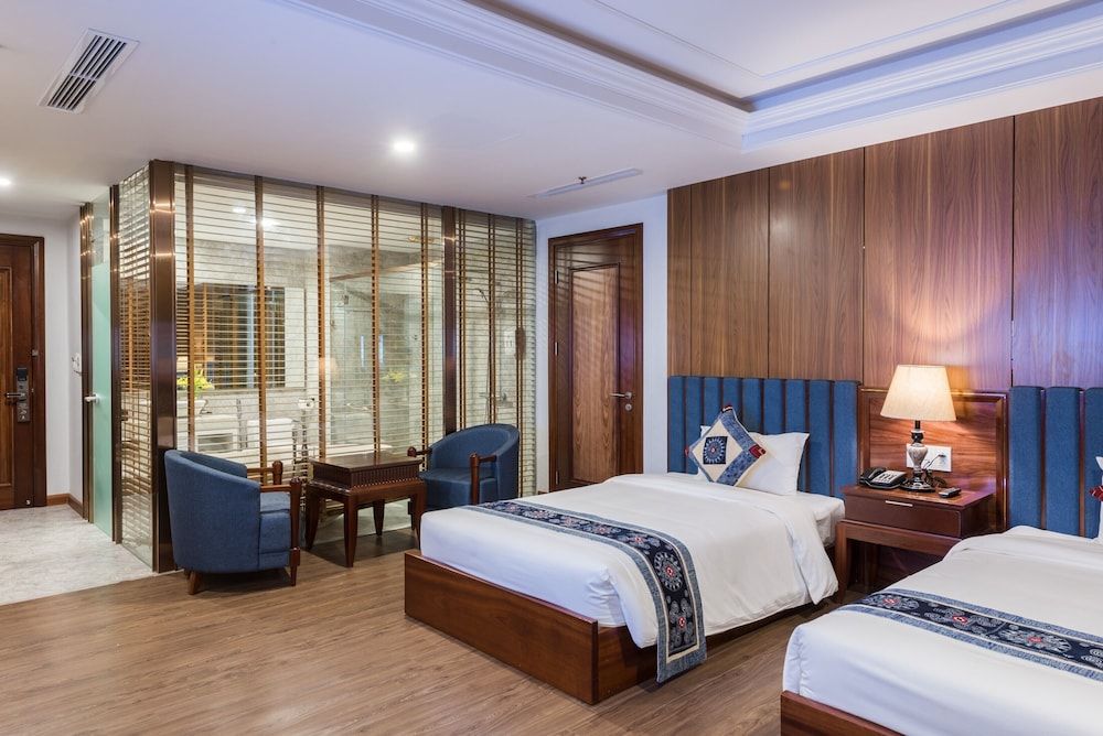 Grand Deluxe Room Mountain View