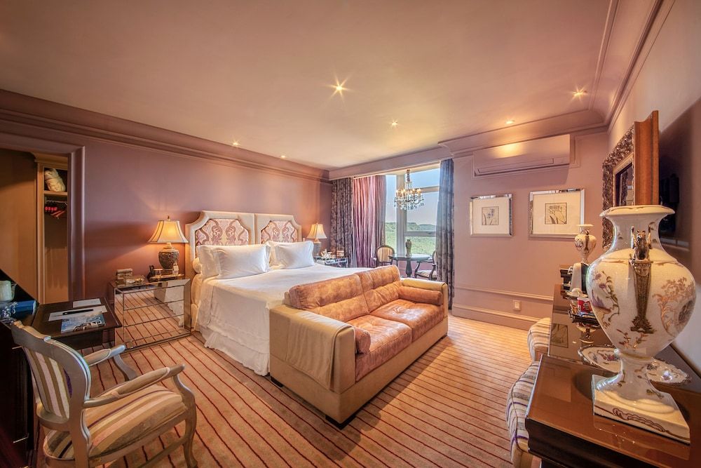 Luxury Room, 1 King Bed, Valley View