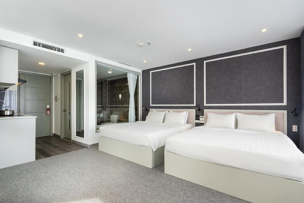 undefined Huazhu Hotel (华住酒店) 4