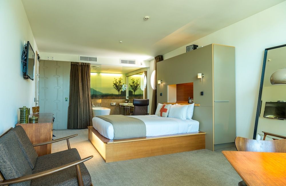 Ohtel Wellington Suite 3