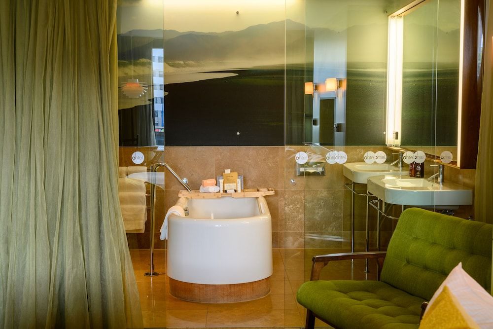 Ohtel Wellington Suite 28