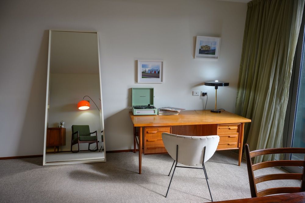 Ohtel Wellington Suite 23