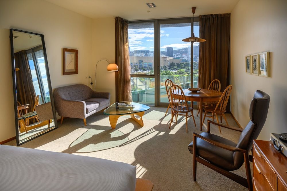 Ohtel Wellington Suite 25