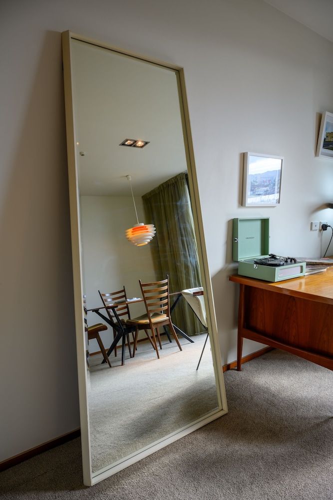 Ohtel Wellington Suite 21