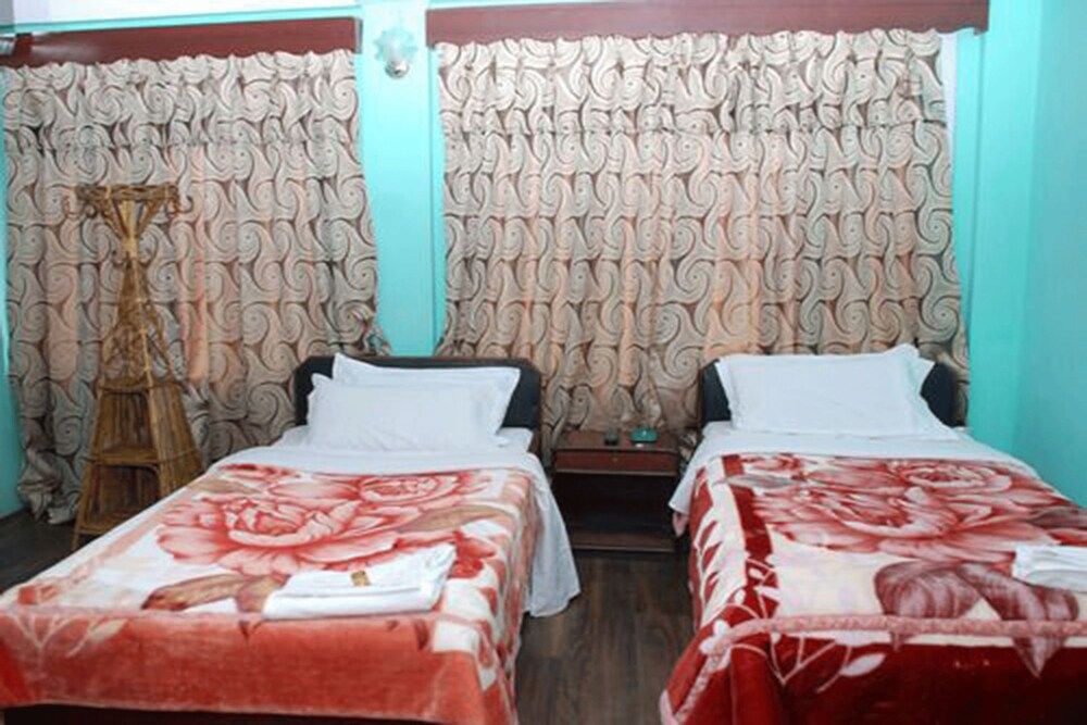 Hotel Travelers Home Economy Single Room, 1 Bedroom, Terrace, City View 3