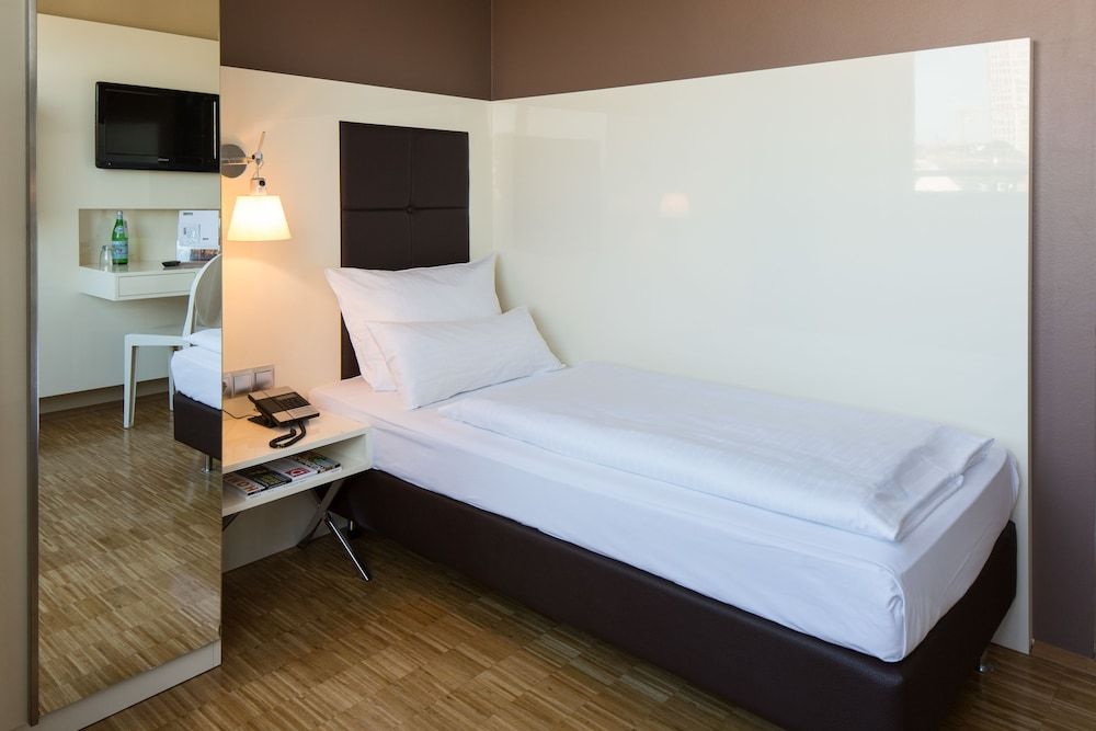 undefined Hotel Santo 3