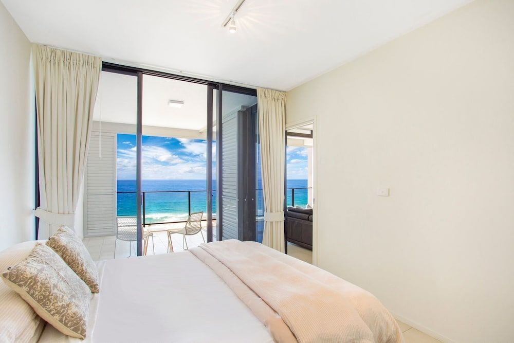 Ultra Broadbeach Apartment, 1 Queen Bed, Ocean View 3