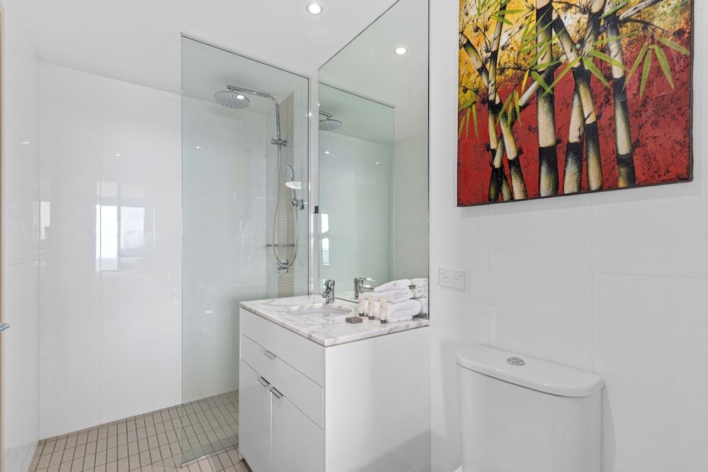 Ultra Broadbeach Apartment, 1 Queen Bed, Ocean View 8