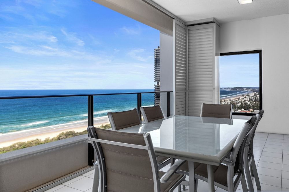 Ultra Broadbeach Apartment, 3 Bedrooms (Skyhome) 6