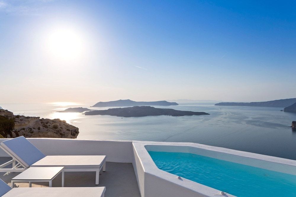 undefined Alti Santorini Suites 2