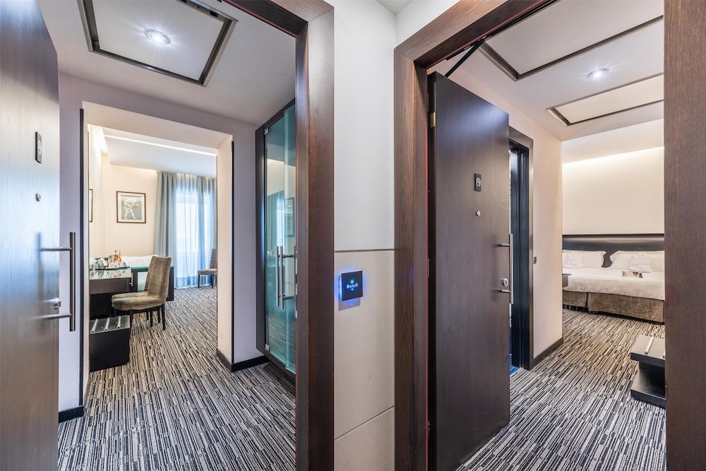 undefined Best Western Plus Hotel Universo 4