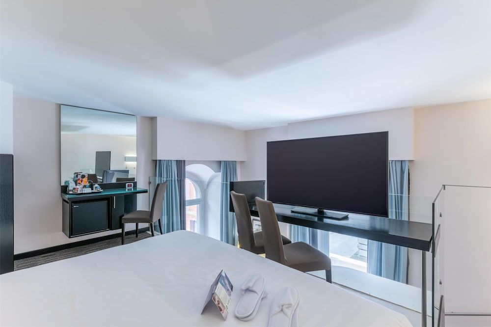 Junior Suite, 1 King Bed