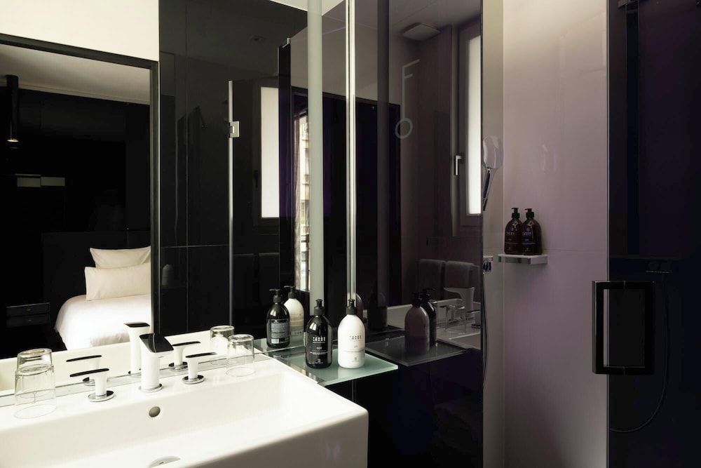 Félicien & SPA Classic Double Room, 1 Double or 2 Twin Beds 4