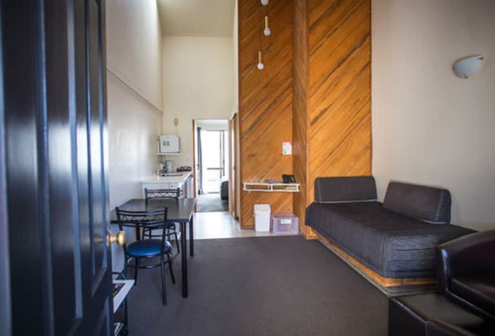 Bennetts Tauranga Motor Inn Family Unit, Private Pool 4