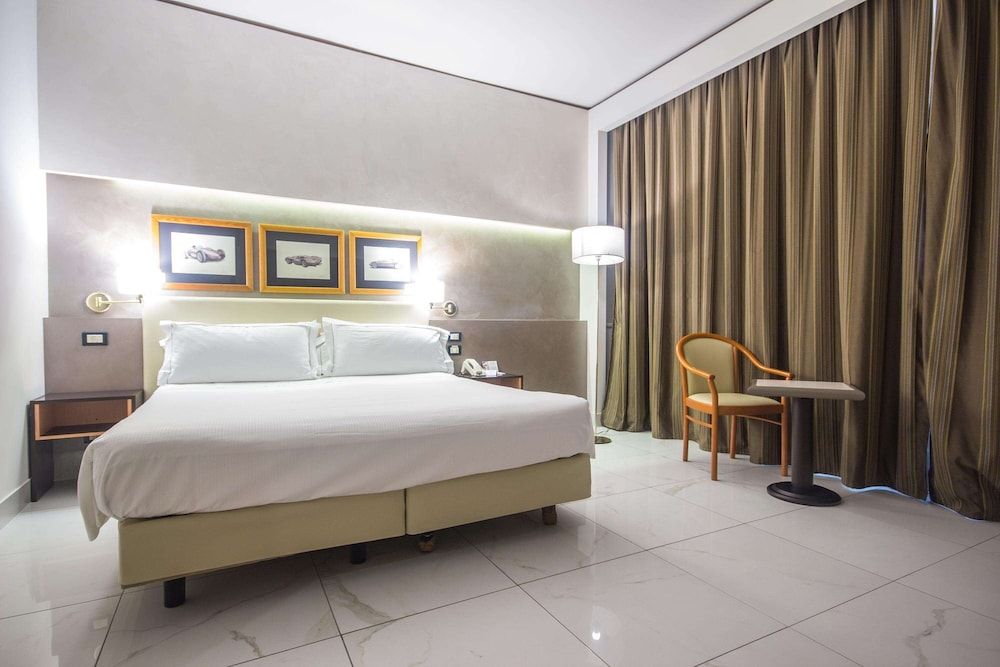 Best Western Hotel Modena District Comfort Room, 1 Queen Bed, Non Smoking 3