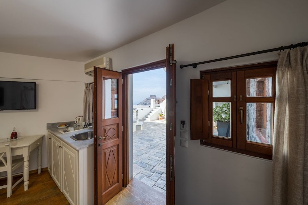 undefined Smaro Studios 10