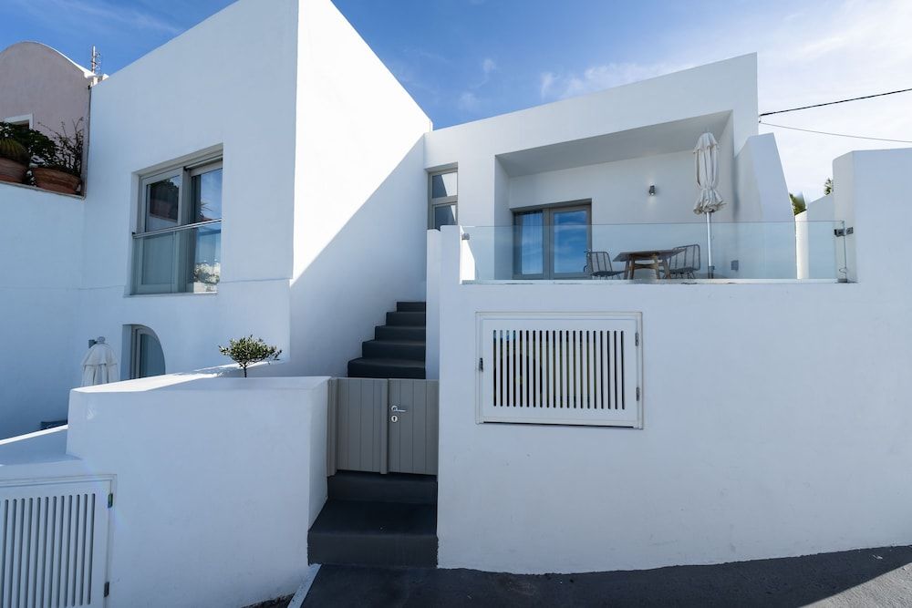 undefined Smaro Studios 5