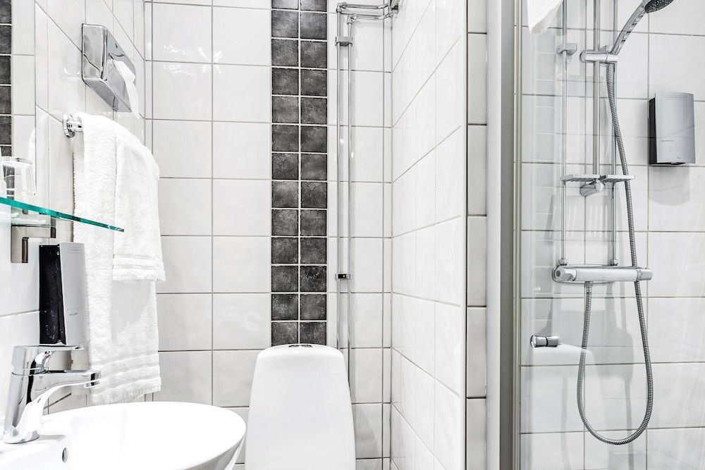 Comfort Hotel Linköping City Standard Double Room 4