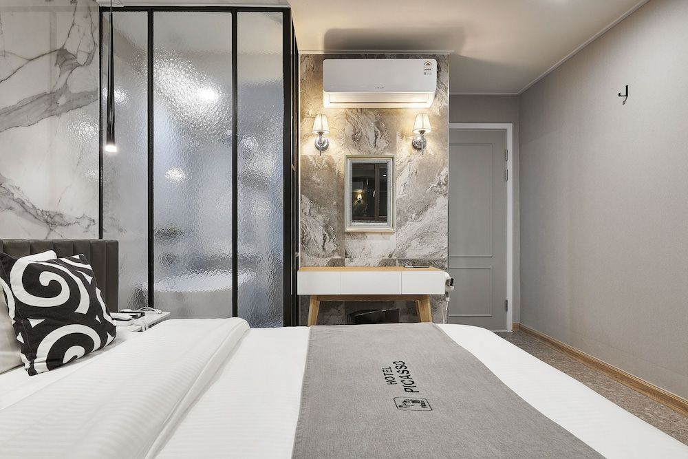 Picasso Hotel Premier Room (Deluxe) 3