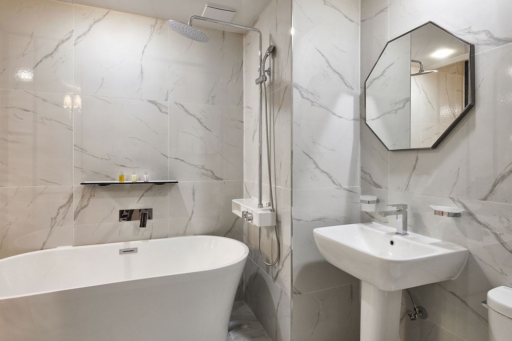 Picasso Hotel Premier Room (Deluxe) 6