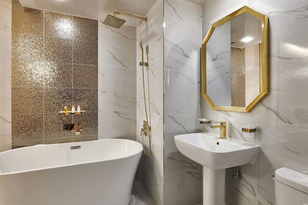 Picasso Hotel Premier Room (Deluxe) 7