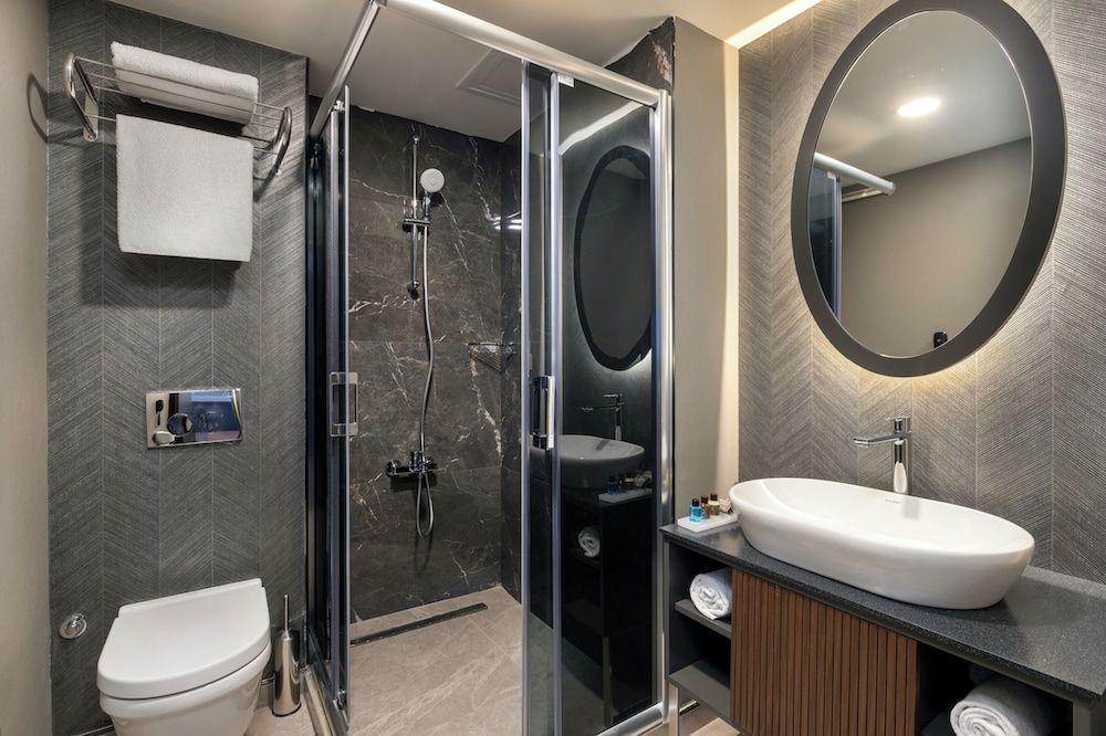 Miracle Istanbul Asia Airport Hotel & Spa Premium Superior Room 4