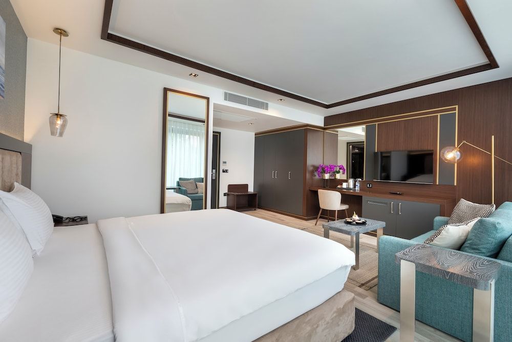 Miracle Istanbul Asia Airport Hotel & Spa Premium Superior Room 2