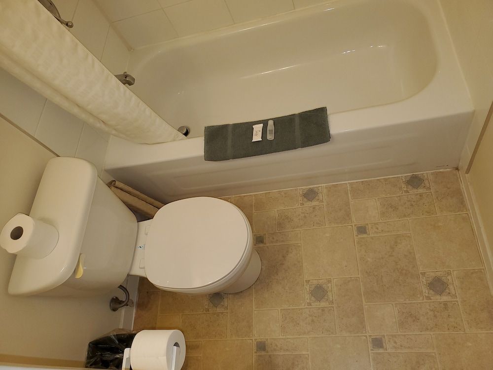 The Battlefords Inn Standard Double Room, 2 Double Beds 3