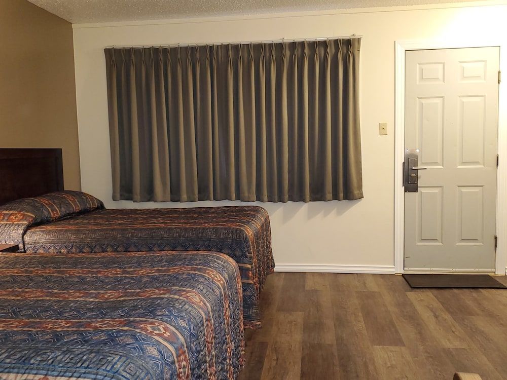 The Battlefords Inn Standard Double Room, 2 Double Beds
