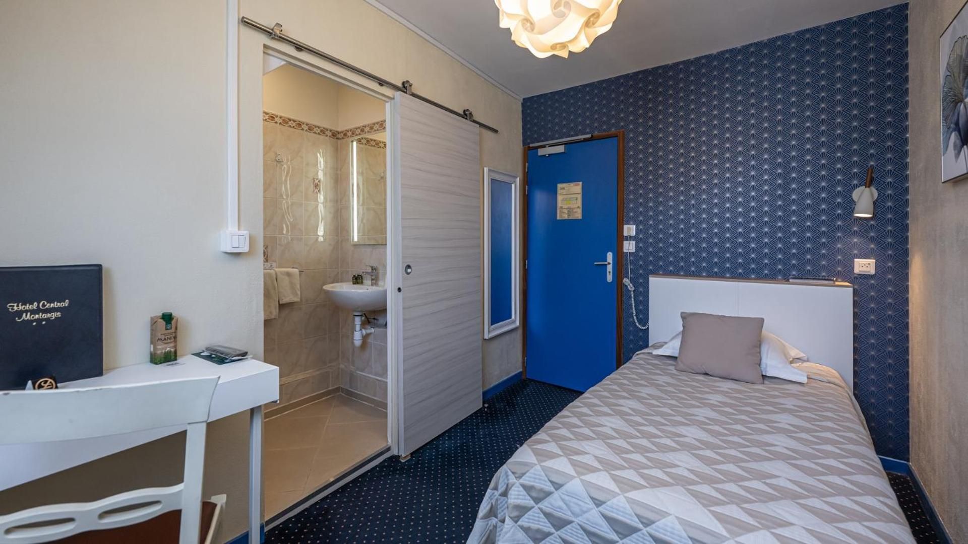 Logis Hotel Central Simple Room 3