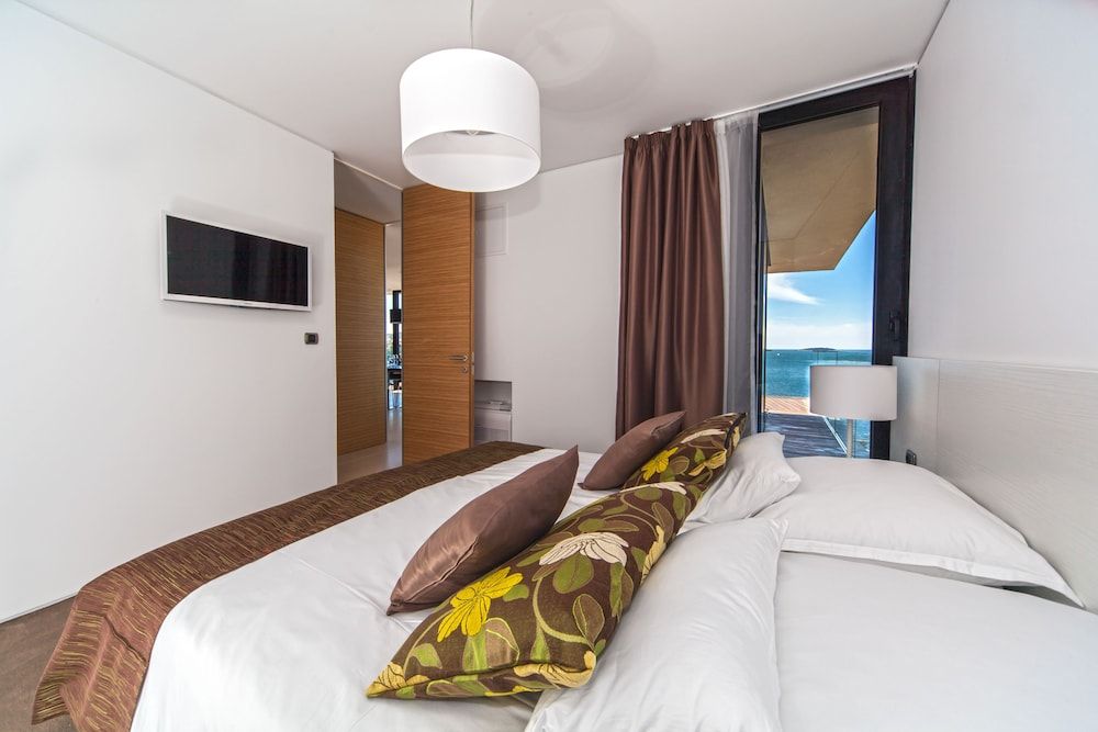 Luxury Penthouse, 2 Bedrooms, Terrace, Sea View