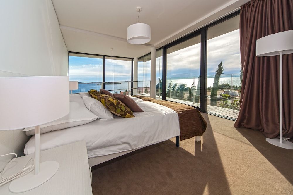 Apartment, 2 Bedrooms, Balcony, Partial Sea View