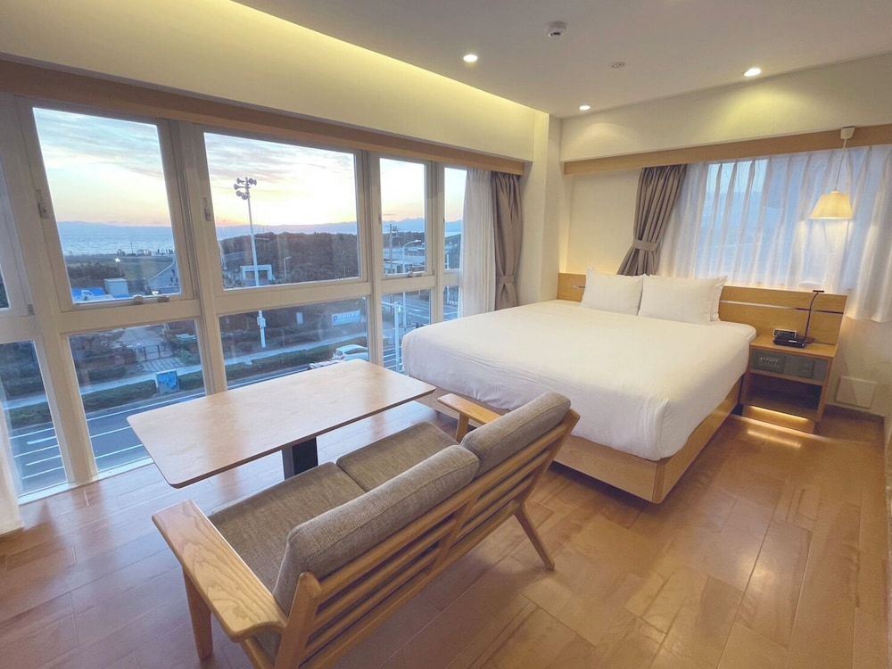 Breath Hotel