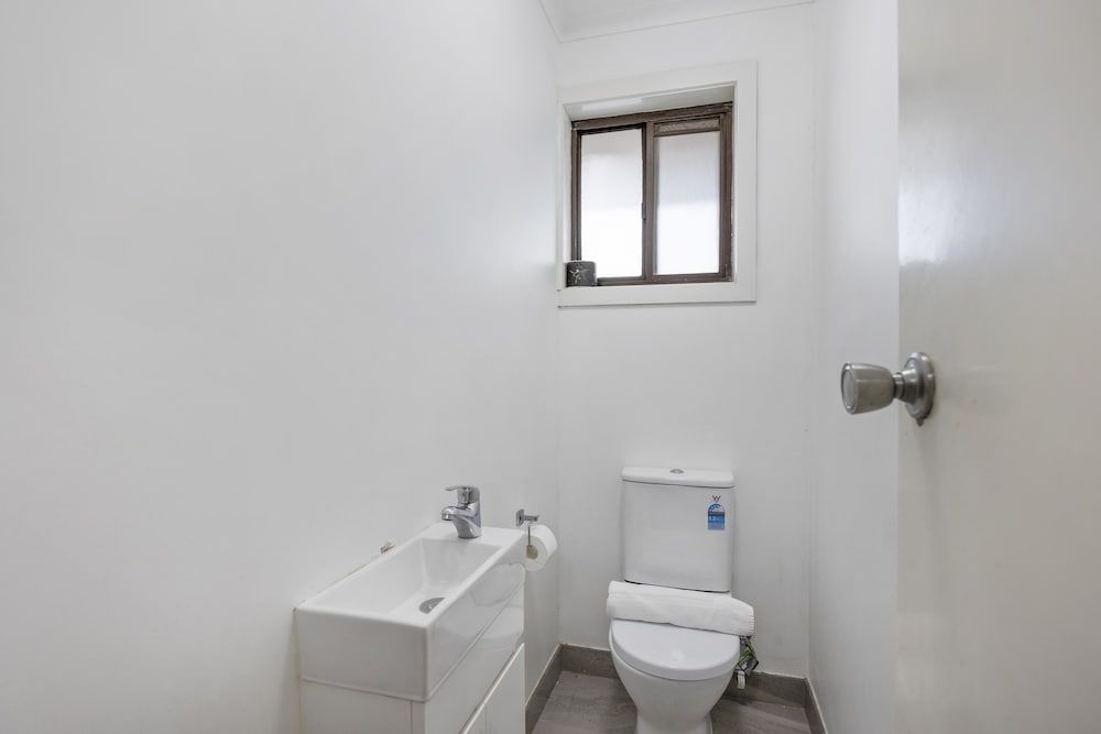 Econo Lodge Lilydale Three Bedroom Apartment 6