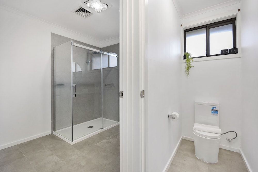 Econo Lodge Lilydale Four Bedroom Apartment 7