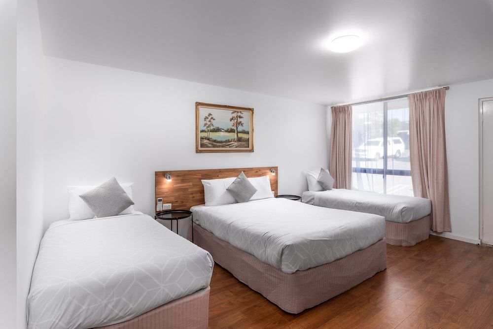 Econo Lodge Lilydale One Bedroom Apartment 2