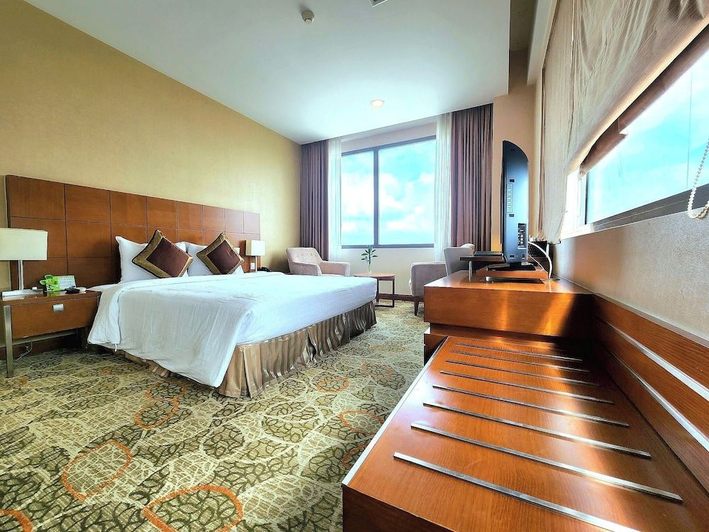Deluxe Double Room, 1 King Bed, City View