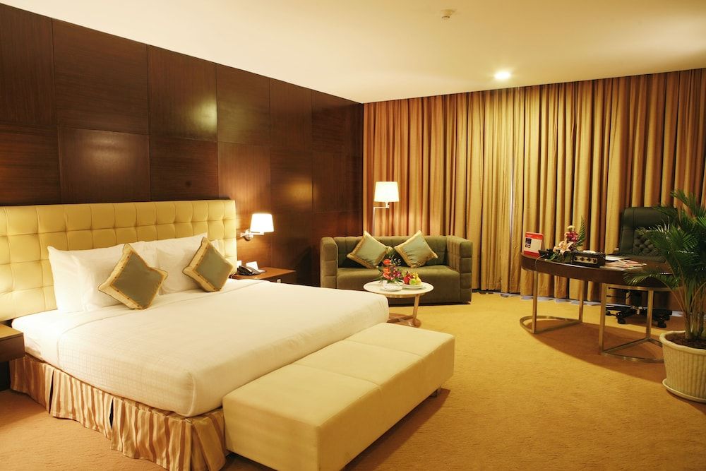 Luxury Studio Suite, 1 King Bed, City View