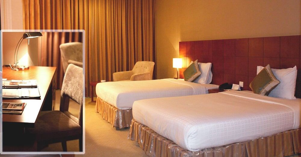 Premium Twin Room, City View