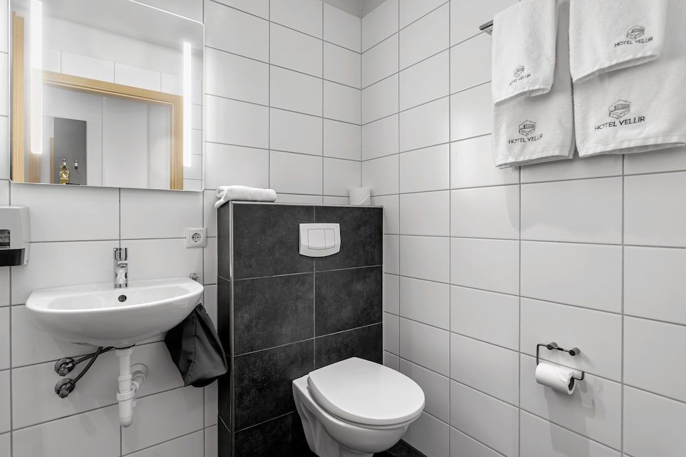 Hotel Vellir Standard Double or Twin Room (with Hot Tub and Sauna Access) 7