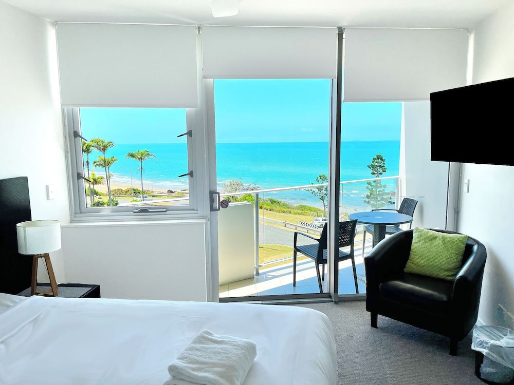 Oshen Holiday Apartments Yeppoon Studio Waterview 2