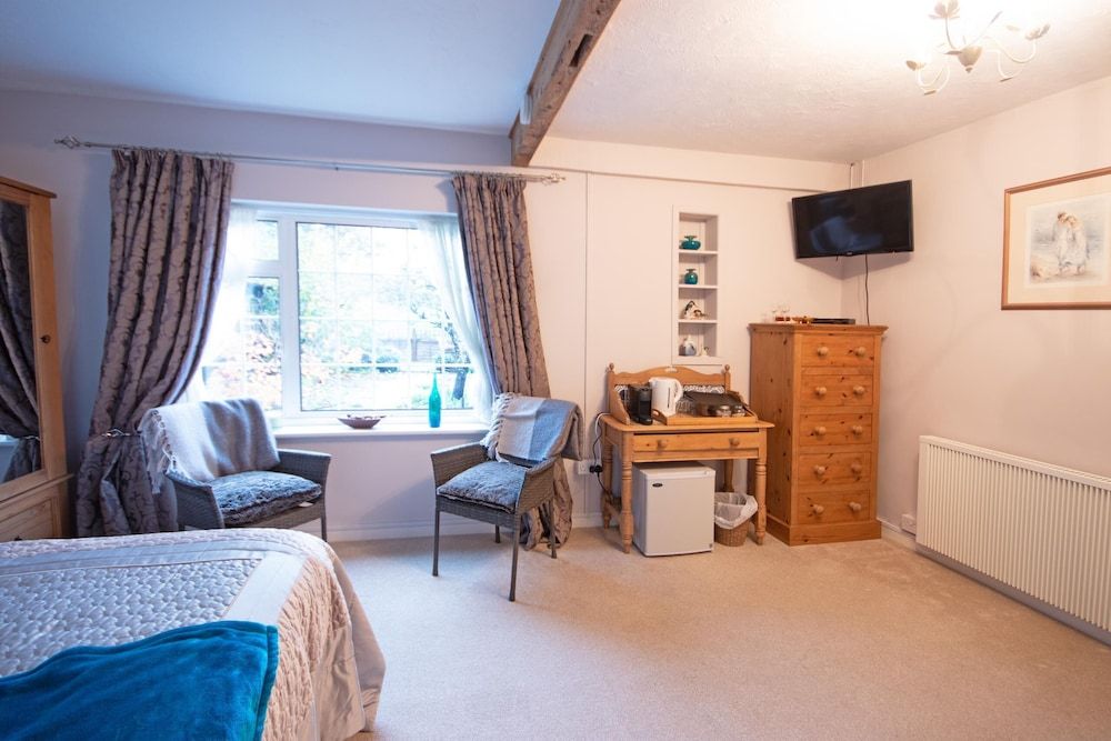 Magpies Superior Double Room, Ensuite, Garden View (Super) 7